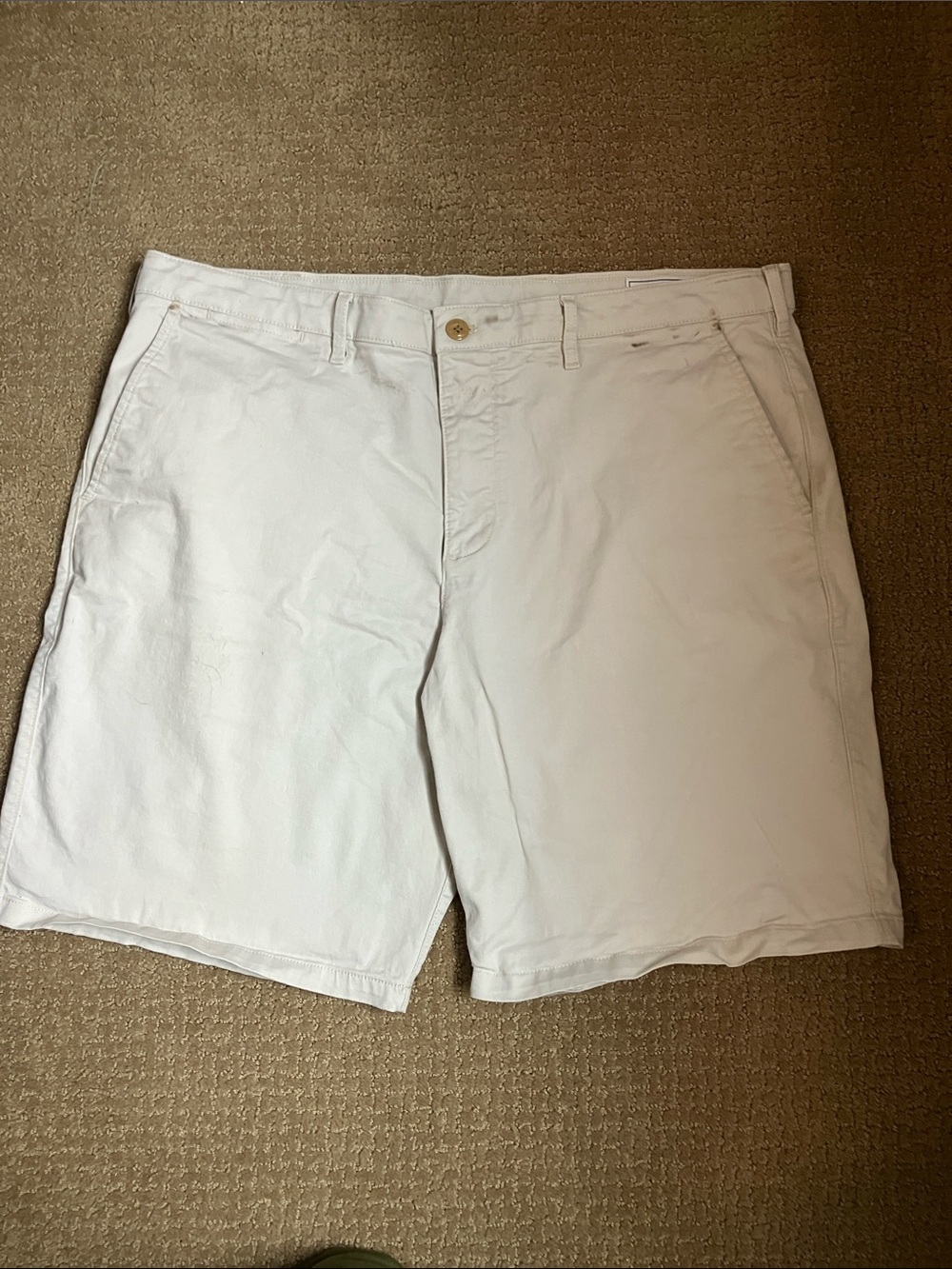 GAP White Flat-Front Men's Chino Shorts